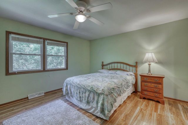 N54W30819 Windwood DRIVE, Hartland, WI 53029