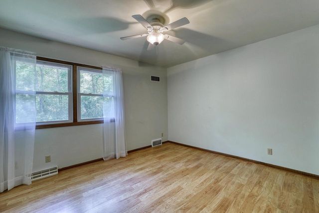 N54W30819 Windwood DRIVE, Hartland, WI 53029