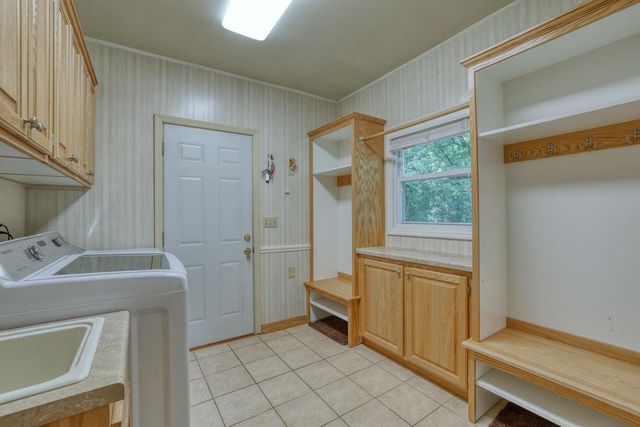N54W30819 Windwood DRIVE, Hartland, WI 53029