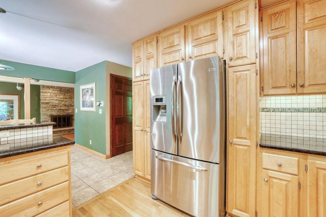 N54W30819 Windwood DRIVE, Hartland, WI 53029