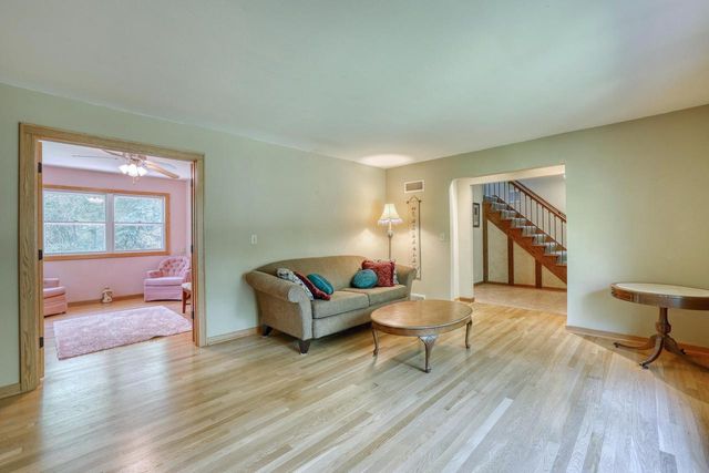 N54W30819 Windwood DRIVE, Hartland, WI 53029