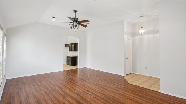6624 Chalk River Drive, Fort Worth, TX 76179