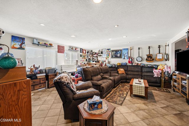 1559 Buckskin Avenue, Simi Valley, CA 93065
