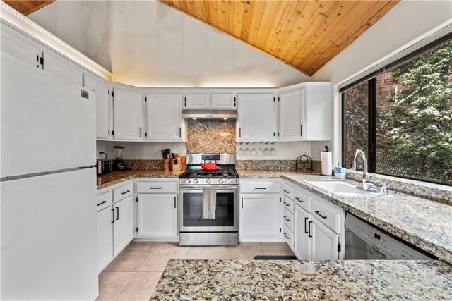 791 Virginia Court, Lake Arrowhead, CA 92352