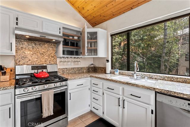 791 Virginia Court, Lake Arrowhead, CA 92352