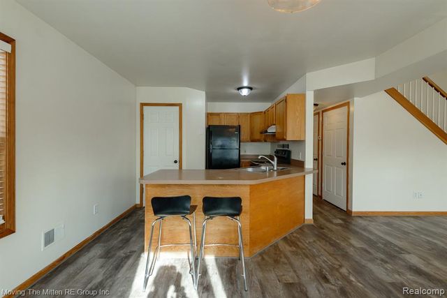 7373 Valley Drive, Brighton, MI 48116