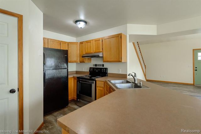 7373 Valley Drive, Brighton, MI 48116