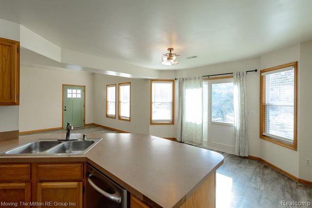 7373 Valley Drive, Brighton, MI 48116