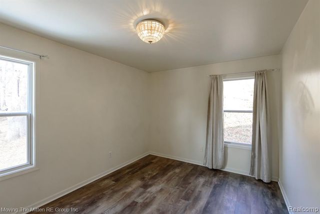 7373 Valley Drive, Brighton, MI 48116