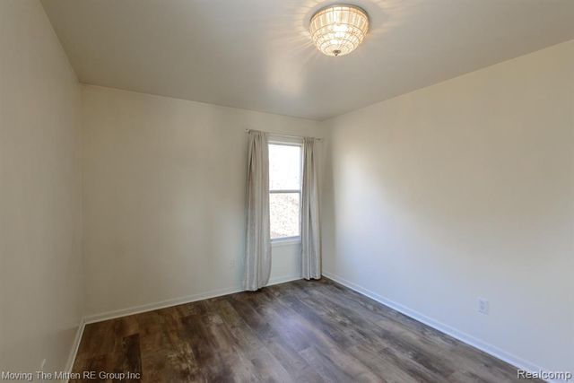 7373 Valley Drive, Brighton, MI 48116