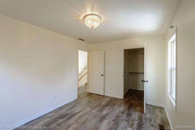 7373 Valley Drive, Brighton, MI 48116