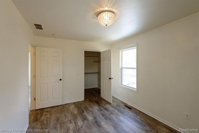 7373 Valley Drive, Brighton, MI 48116