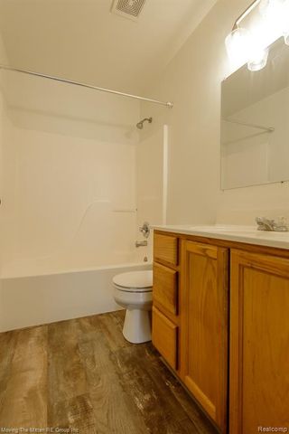 7373 Valley Drive, Brighton, MI 48116