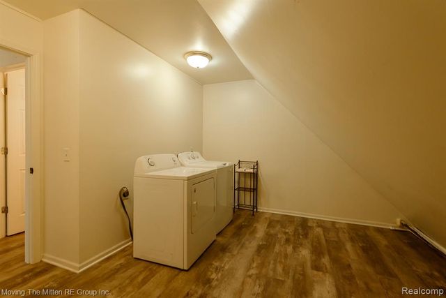 7373 Valley Drive, Brighton, MI 48116