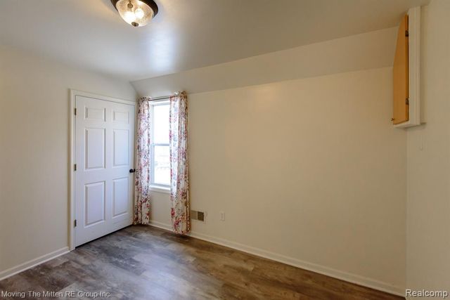 7373 Valley Drive, Brighton, MI 48116