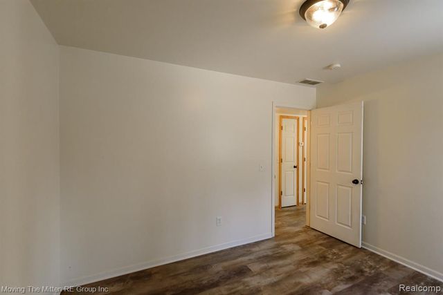 7373 Valley Drive, Brighton, MI 48116