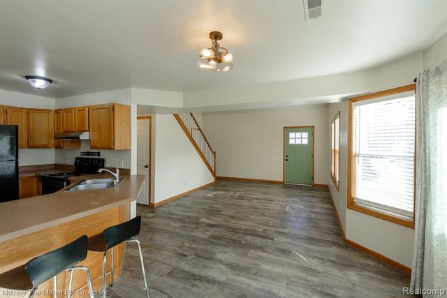 7373 Valley Drive, Brighton, MI 48116