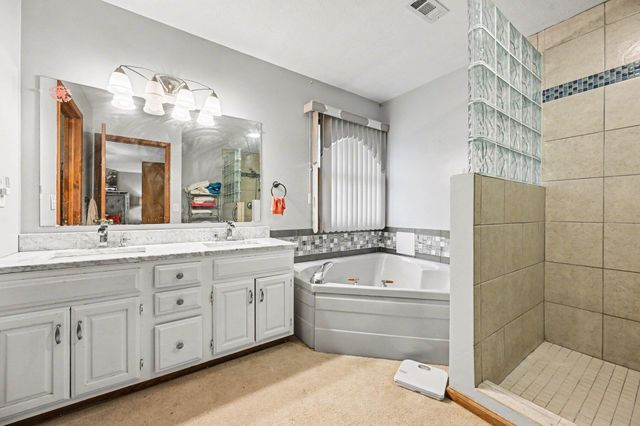 5790 Sandy Cove Drive, Kalamazoo, MI 49048