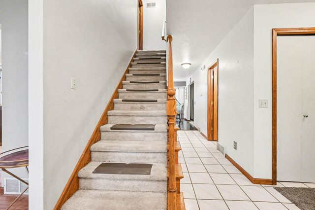 5790 Sandy Cove Drive, Kalamazoo, MI 49048
