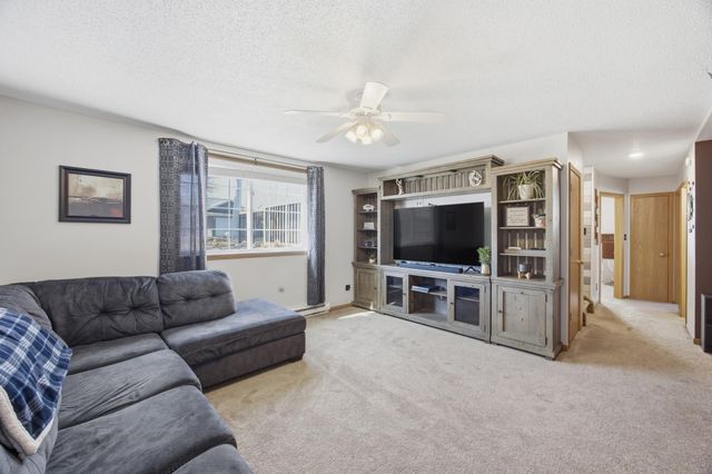 5512 18th Street S, Fargo, ND 58104