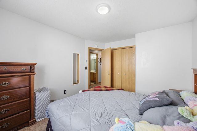 5512 18th Street S, Fargo, ND 58104