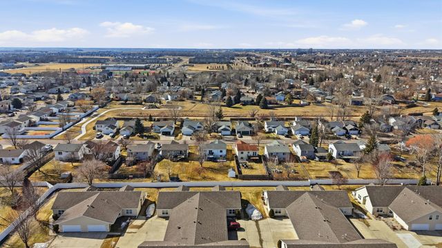 5512 18th Street S, Fargo, ND 58104