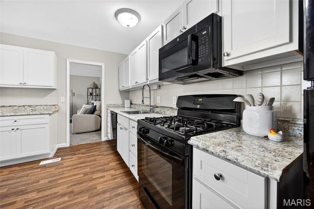 111 Julie Lane, St Peters, MO 63376
