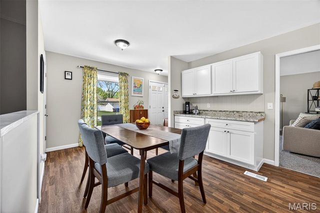 111 Julie Lane, St Peters, MO 63376