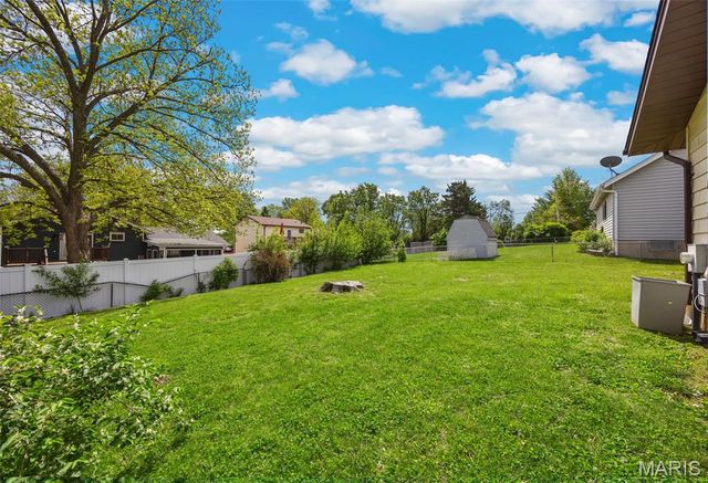 111 Julie Lane, St Peters, MO 63376
