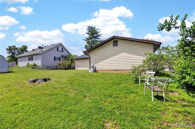 111 Julie Lane, St Peters, MO 63376