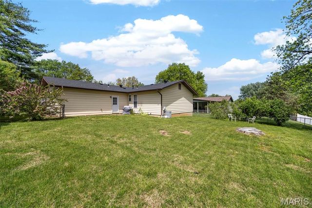 111 Julie Lane, St Peters, MO 63376