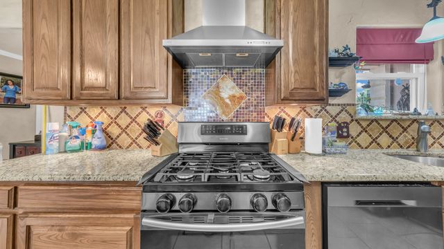 412 Douglas Street, Burleson, TX 76028