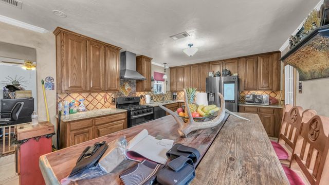 412 Douglas Street, Burleson, TX 76028