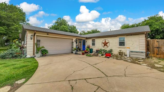 412 Douglas Street, Burleson, TX 76028
