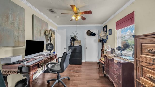 412 Douglas Street, Burleson, TX 76028