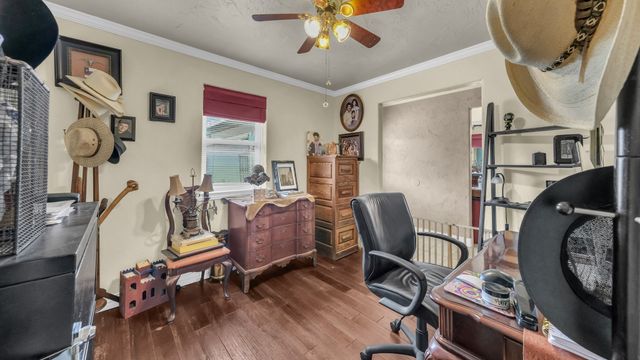 412 Douglas Street, Burleson, TX 76028