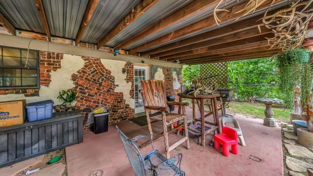 412 Douglas Street, Burleson, TX 76028