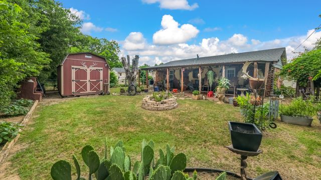412 Douglas Street, Burleson, TX 76028