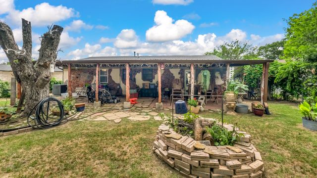 412 Douglas Street, Burleson, TX 76028