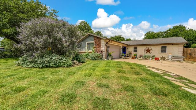 412 Douglas Street, Burleson, TX 76028