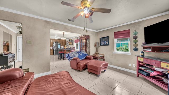 412 Douglas Street, Burleson, TX 76028