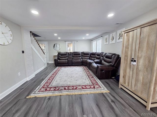7 Lindbergh Court, Cheektowaga, NY 14225