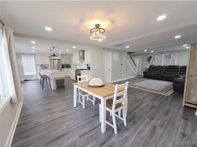 7 Lindbergh Court, Cheektowaga, NY 14225
