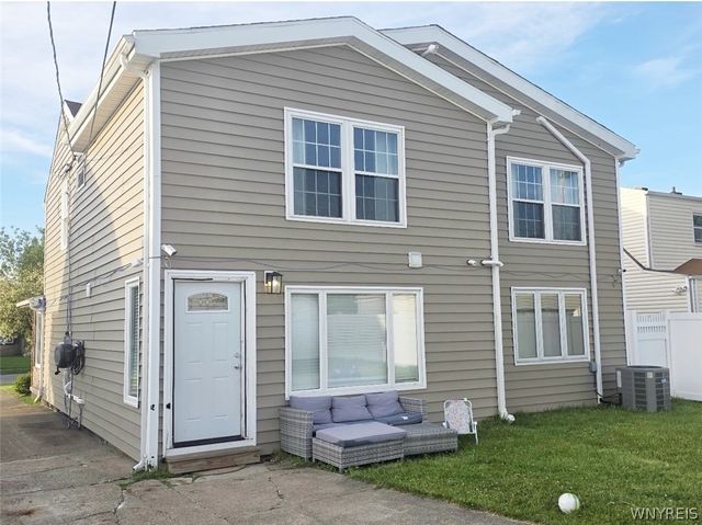 7 Lindbergh Court, Cheektowaga, NY 14225