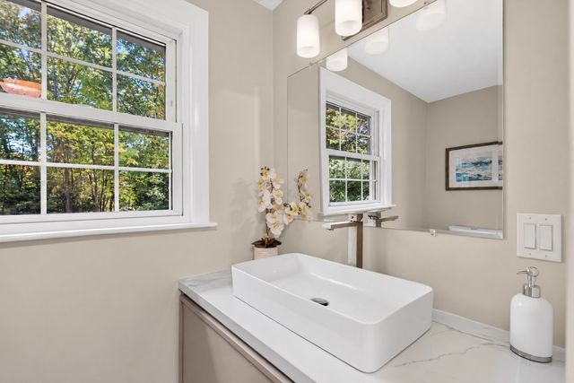 316 Old Westford Rd, Chelmsford, MA 01824