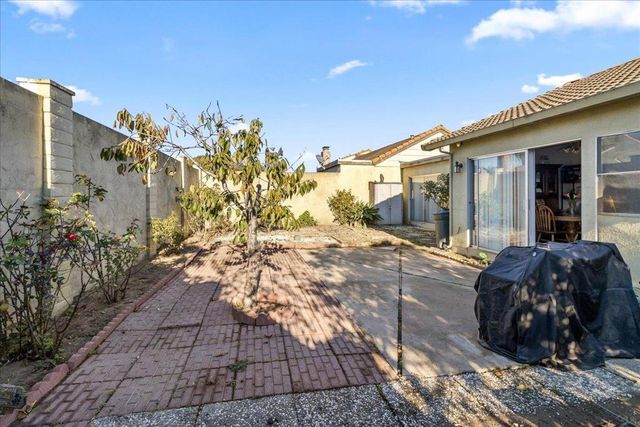 1607 Cuevas Circle, Salinas, CA 93906