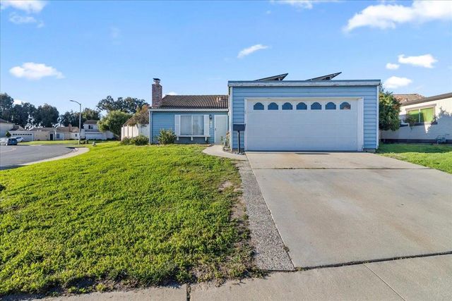 1607 Cuevas Circle, Salinas, CA 93906