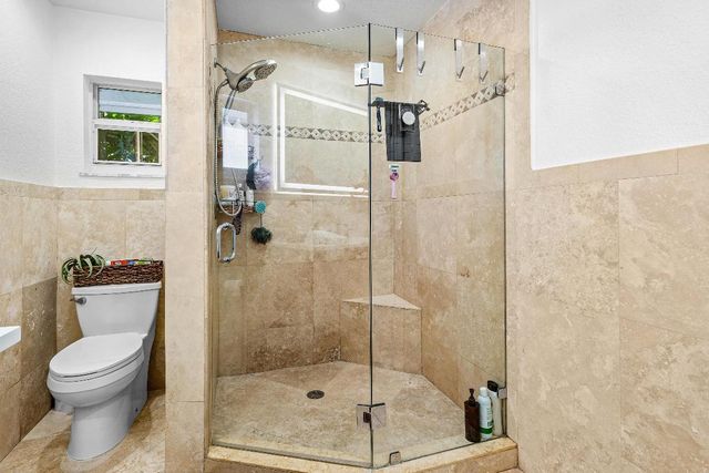 150 Periwinkle Drive, Hypoluxo, FL 33462