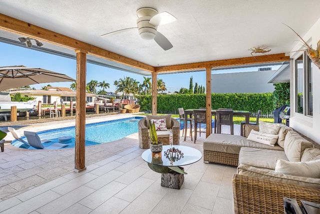 150 Periwinkle Drive, Hypoluxo, FL 33462