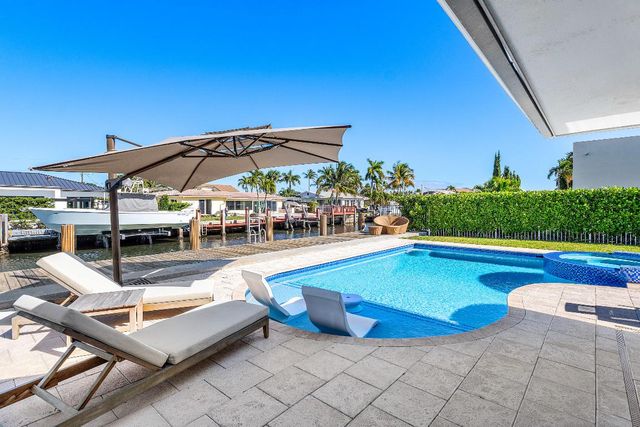 150 Periwinkle Drive, Hypoluxo, FL 33462